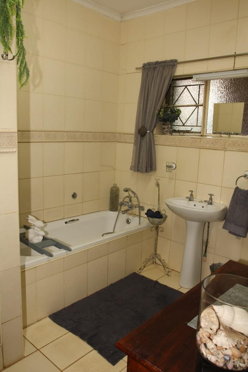 5 Bedroom Property for Sale in Stilfontein Ext 4 North West